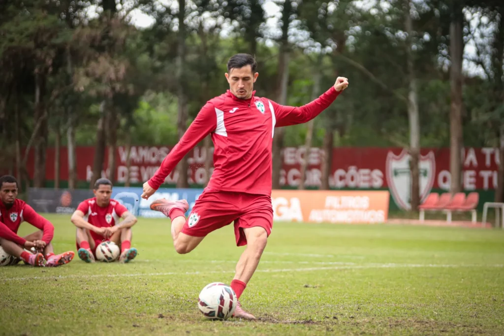 Brazilian star returns from ban to boost club in Serie D