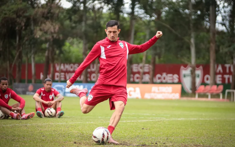 Brazilian star returns from ban to boost club in Serie D