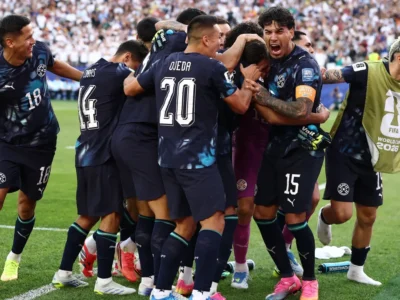Brazil sees Paraguay newspaper covers after World Cup berth