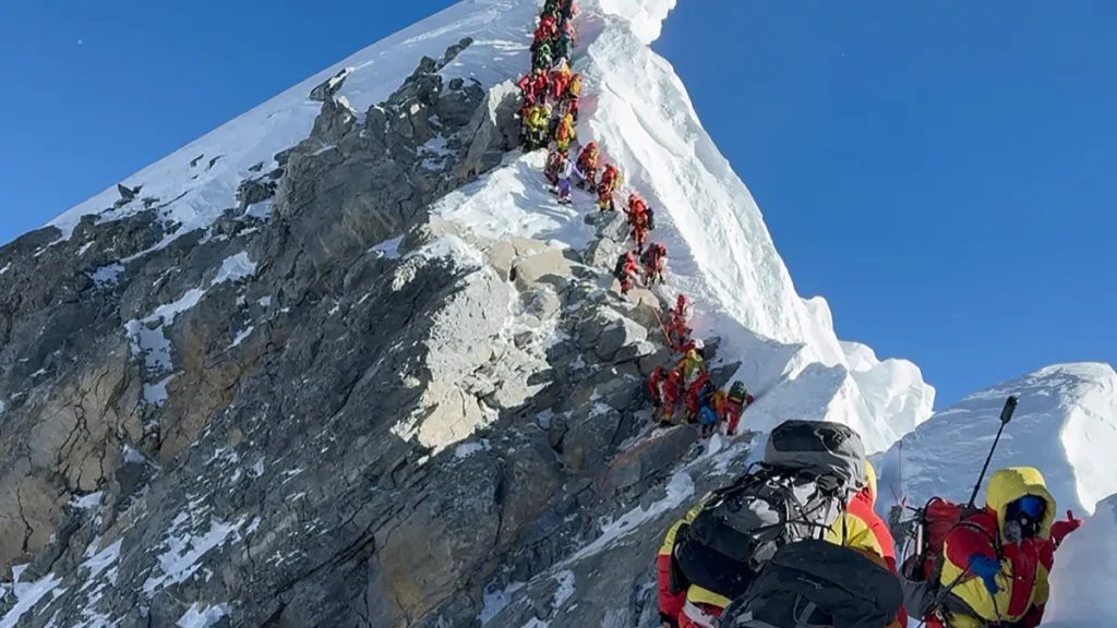 Brazilian guide missing 6 days on Everest released from ICU
