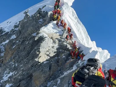 Brazilian guide missing 6 days on Everest released from ICU