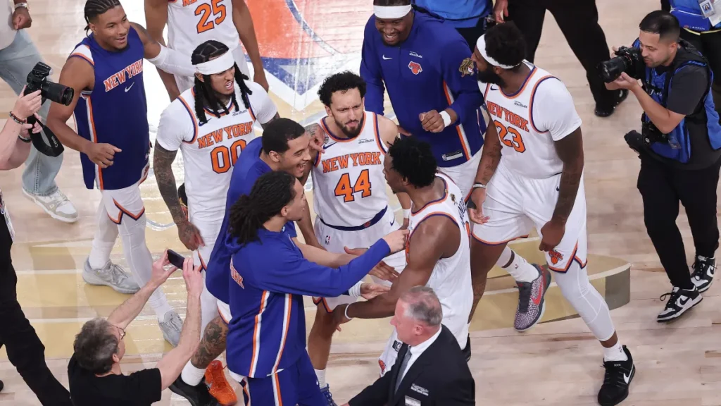 Brazil's Knicks beat Spurs, one win from NBA title