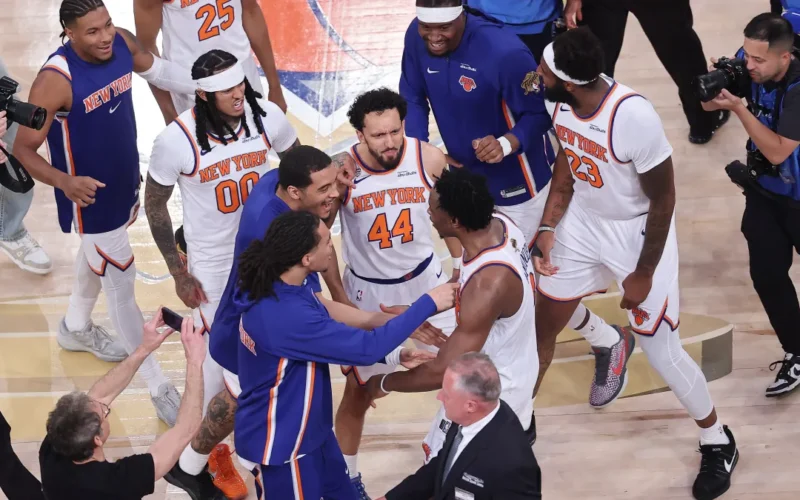 Brazil's Knicks beat Spurs, one win from NBA title