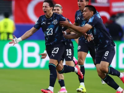Brazil sees Paraguay down a man, eliminates Turkey from World Cup