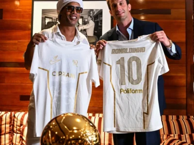 Brazilian icon Ronaldinho Gaúcho presented by Italian club for new chapter