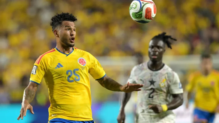 Brazil sees Suárez era as Colombia aims high at World Cup