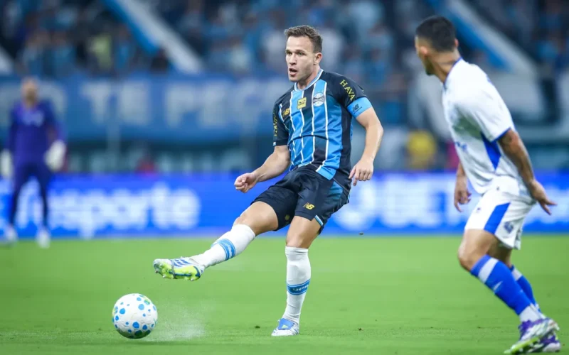 Brazil mulls Arthur signing as Corinthians eyes numbers