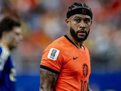 Brazil's Memphis Depay contract talks with Corinthians stall