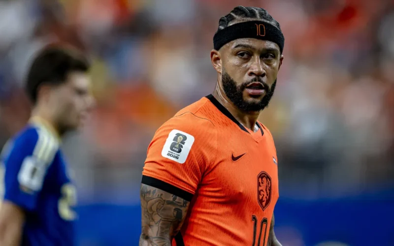 Brazil's Memphis Depay contract talks with Corinthians stall