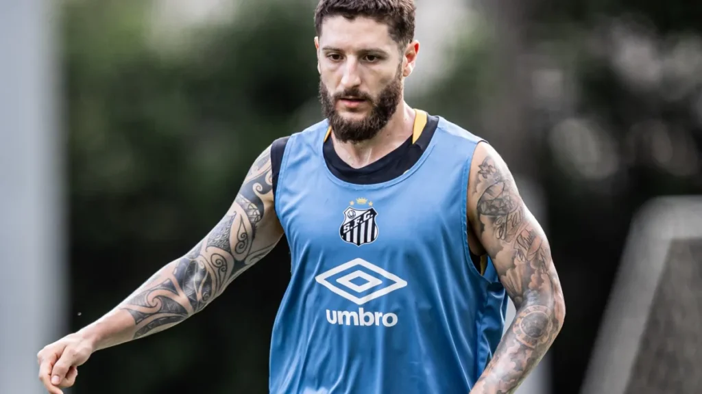 Brazil's Ze Rafael trains separate as Santos exit stalls