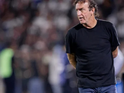 Brazil coach praises Santos squad after delays, rout