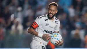 Brazil ex-coach says Neymar not Santos biggest problem