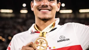 Brazil defender Moreira leaves Sao Paulo for Al Nasr