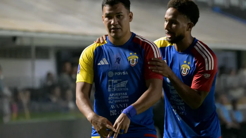 Brazil Santos defense falters on aerial ball, UCV scores at Vila Belmiro