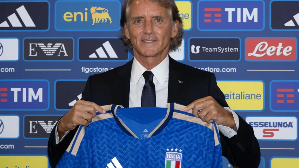 Brazil Mancini explains Italy exit, eyes titles, aims to win back fans