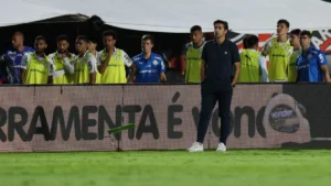 Brazil coach Abel sees Mauricio foul as red card, backs refs in Palmeiras win