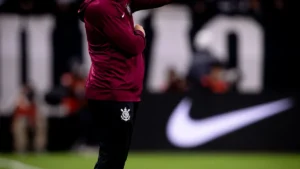 Brazil: Diniz defends subs, blames Corinthians loss on disorganization
