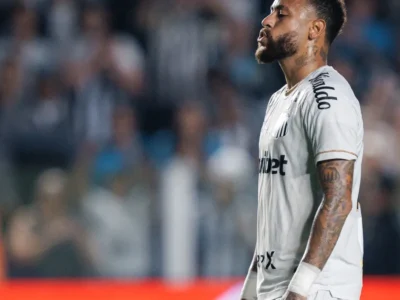 Brazil hits back at media: Neymar says criticism will sicken players