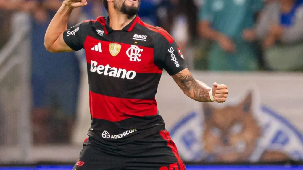 Brazil Paqueta Scores as Flamengo Draws Cruzeiro in First Leg
