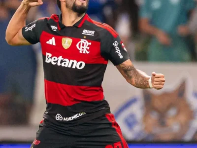 Brazil Paqueta Scores as Flamengo Draws Cruzeiro in First Leg
