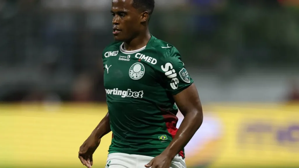 Brazil’s Arias, Once a Fluminense Star, Returns to Haunt Them at Maracana